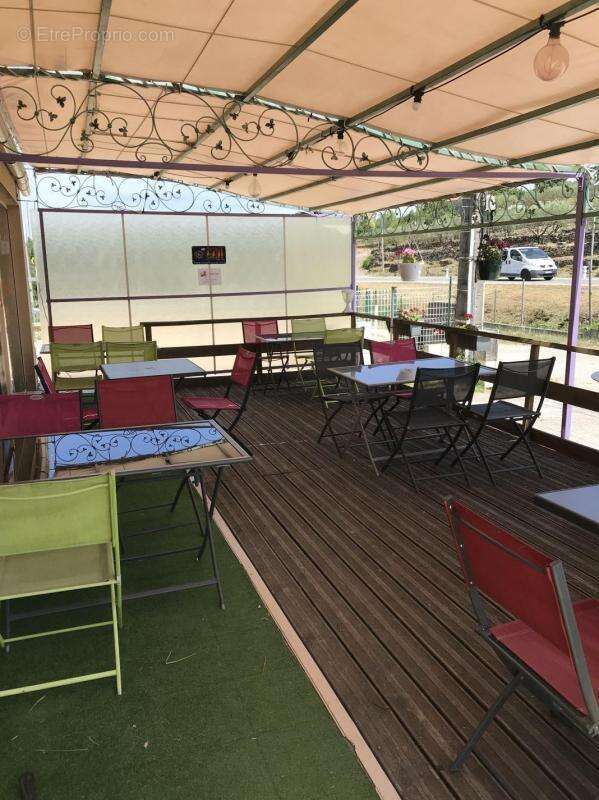 Commerce à LES MAGES