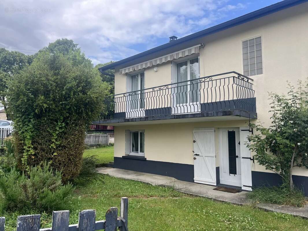 Maison à CHEVRIERES