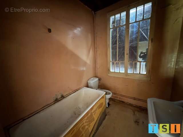 Maison à MONTREJEAU