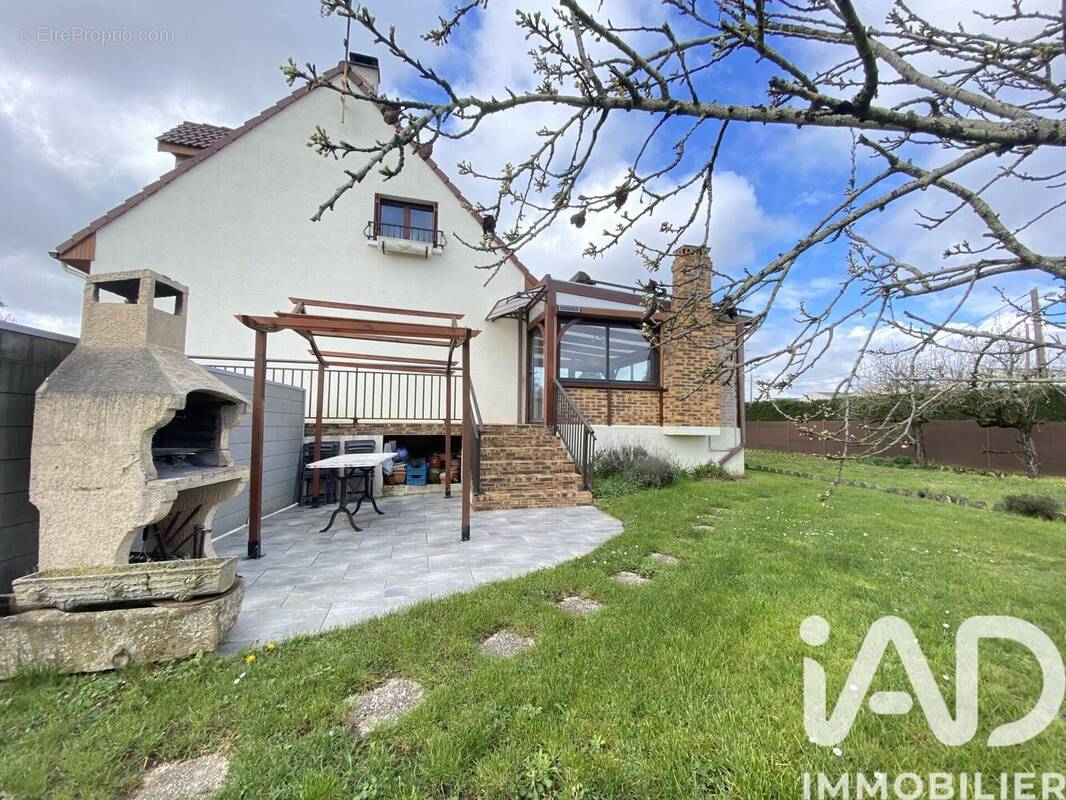 Photo 1 - Maison à NOGENT-LE-ROI