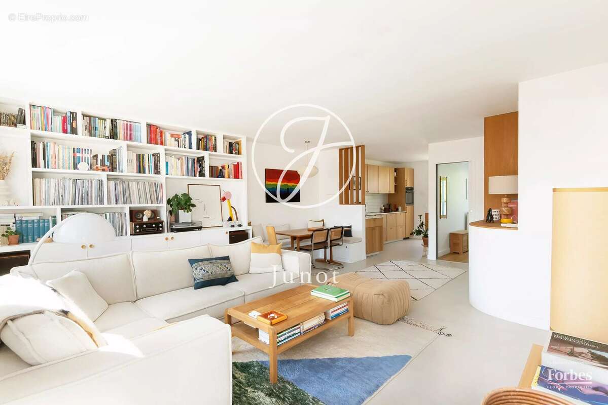 Paris 18e - MARCADET / LAMARCK - Appartement - 3 pièces - 80,03m² Carrez - 2 chambres -  Terrasse et 2 balcons de 29m² - Dernier - photo 20