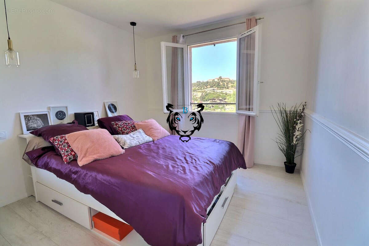 Appartement à LES ISSAMBRES