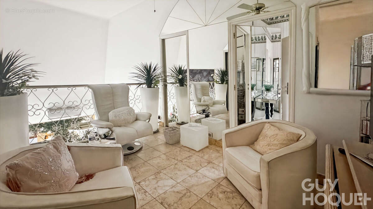 Maison à FONTENAY-LE-FLEURY