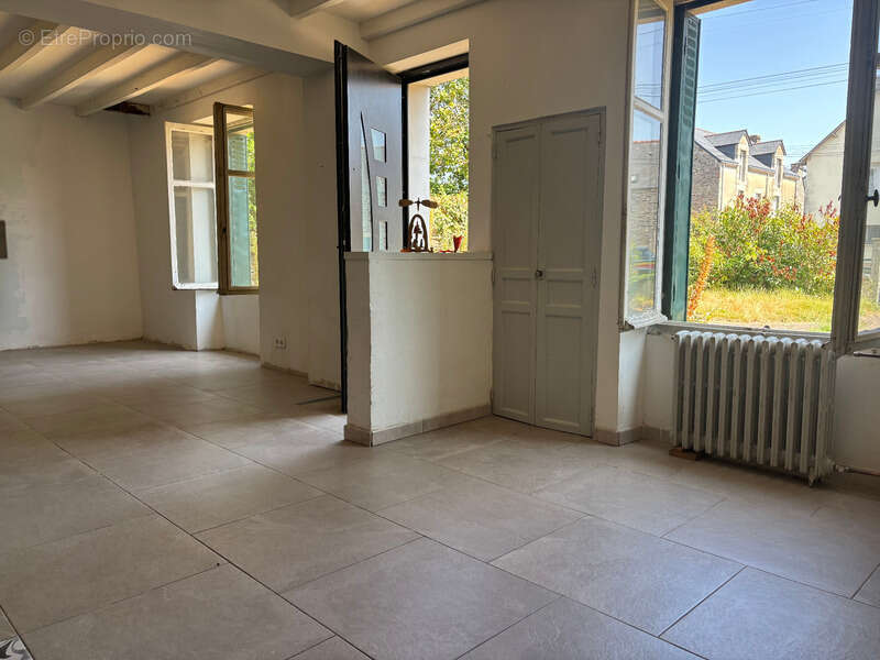 A pieds des commodités - Maison en pierre - 4 chambres, bureau et dressing - photo 3