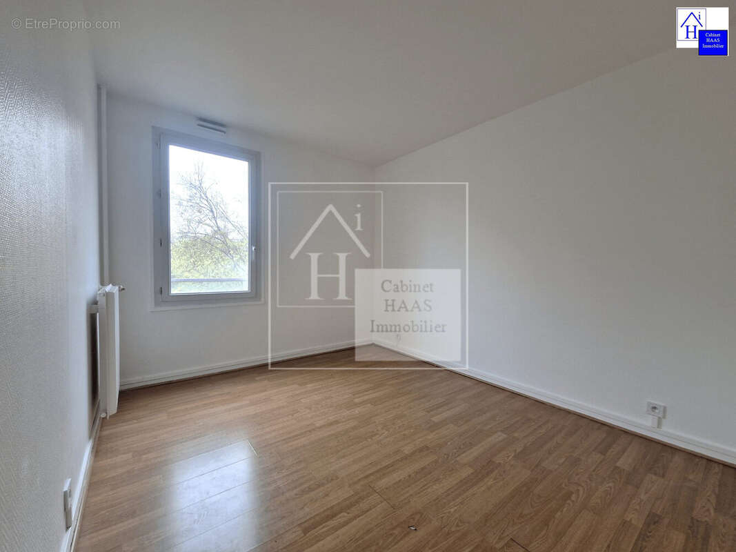 Chambre 1 - Appartement à MAISONS-ALFORT