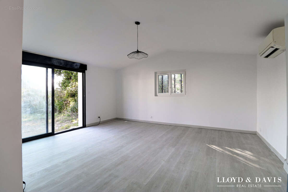 Maison à GARRIGUES-SAINTE-EULALIE