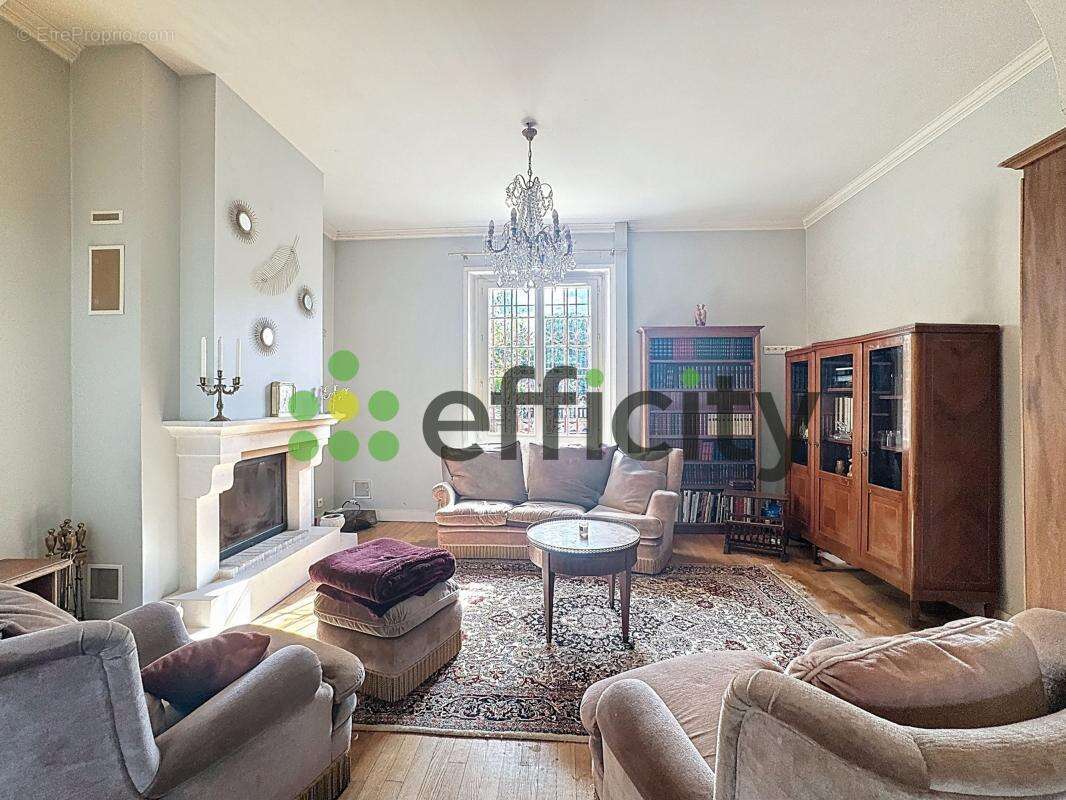 Maison à LUMIGNY-NESLES-ORMEAUX