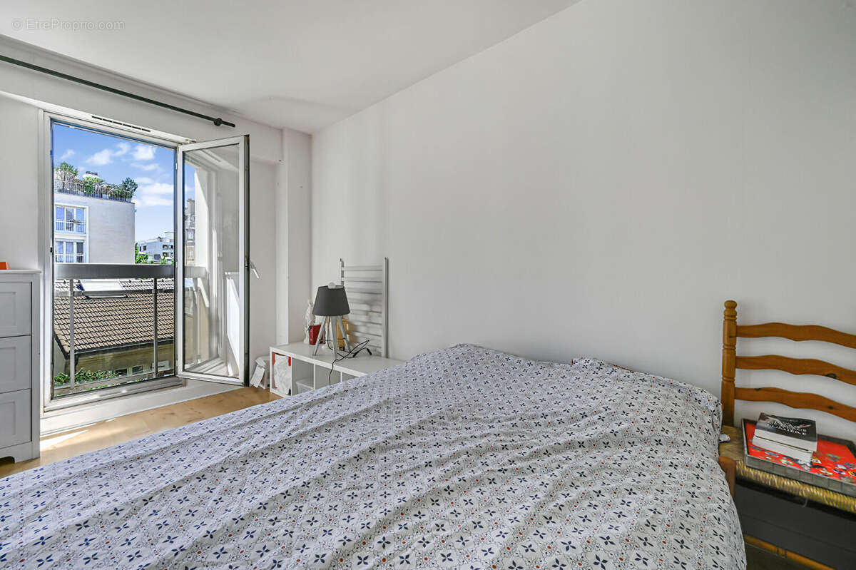 Appartement à PARIS-14E