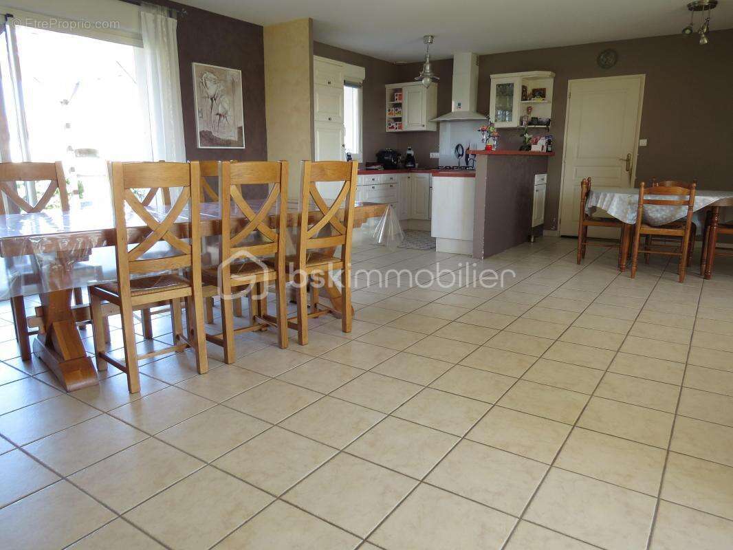 Maison à AZAY-SUR-THOUET