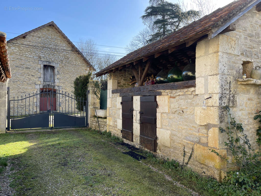 Maison à COULAURES