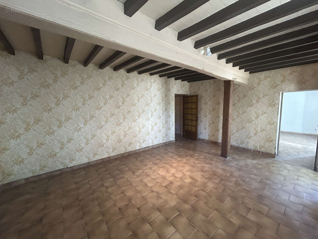 EXCLUSIVITE !! ASSIEU, Ferme 145 m2 habitables environ sur 2 niveaux et terrain. - photo 5
