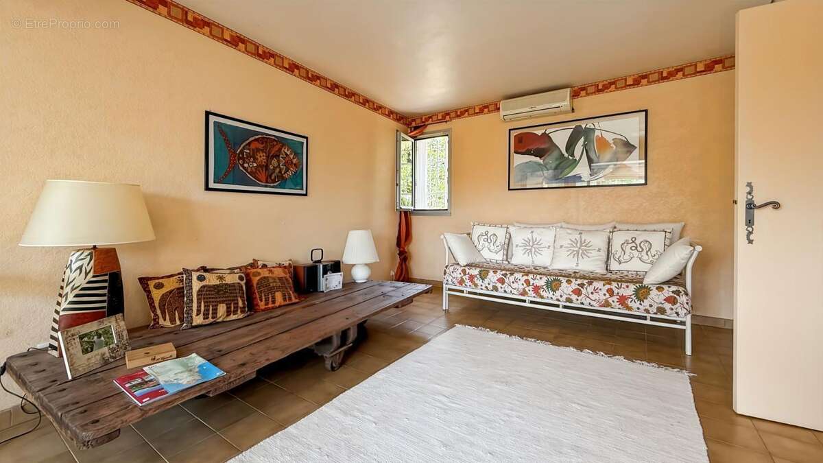 Appartement à SAINT-RAPHAEL