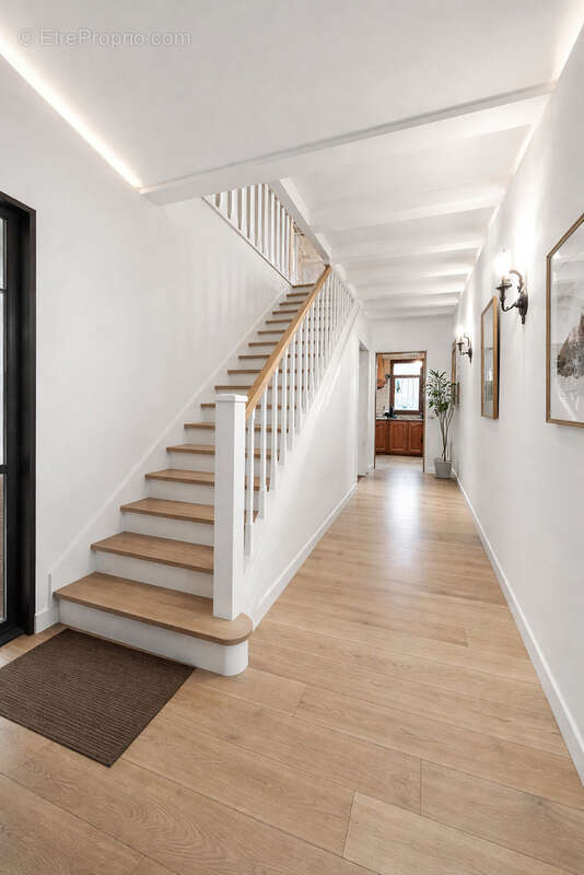 Maison 6 pièces avec dépendance - photo 7