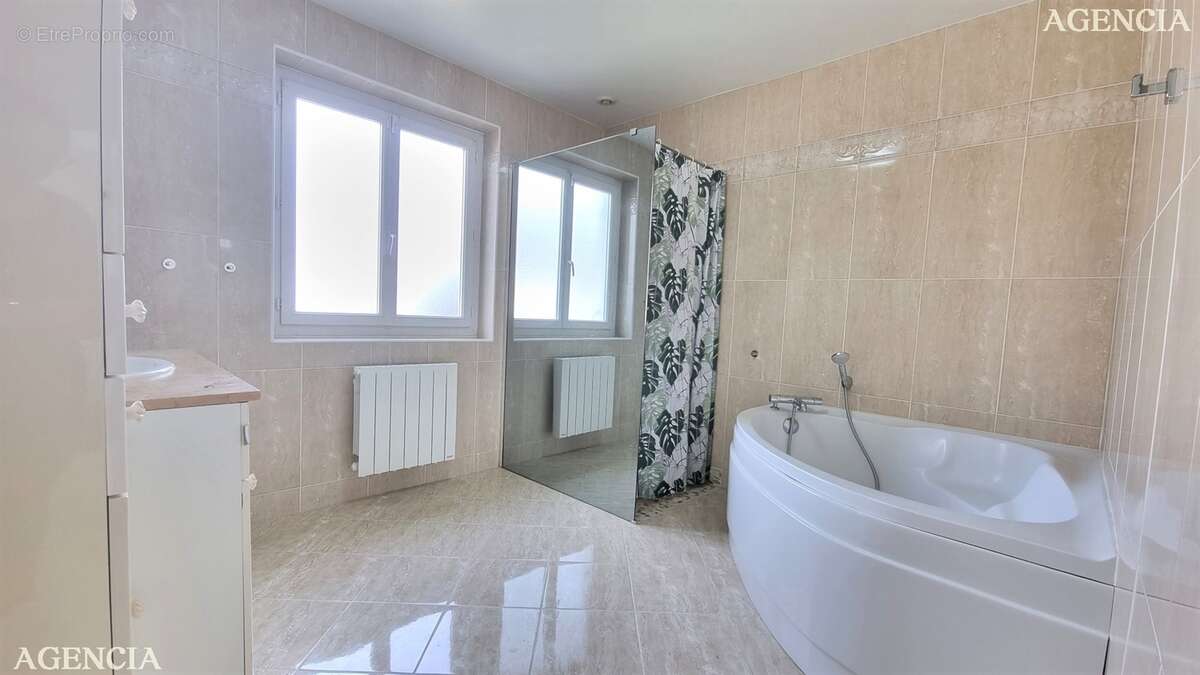 Maison à PONTAULT-COMBAULT