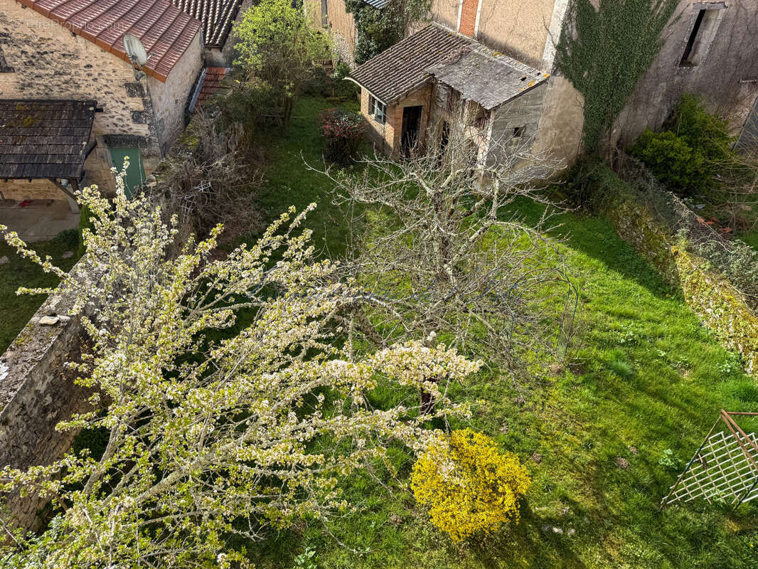 Appartement à CUBJAC