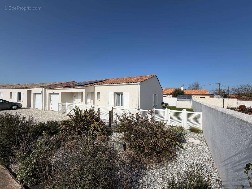 Maison à ECHILLAIS