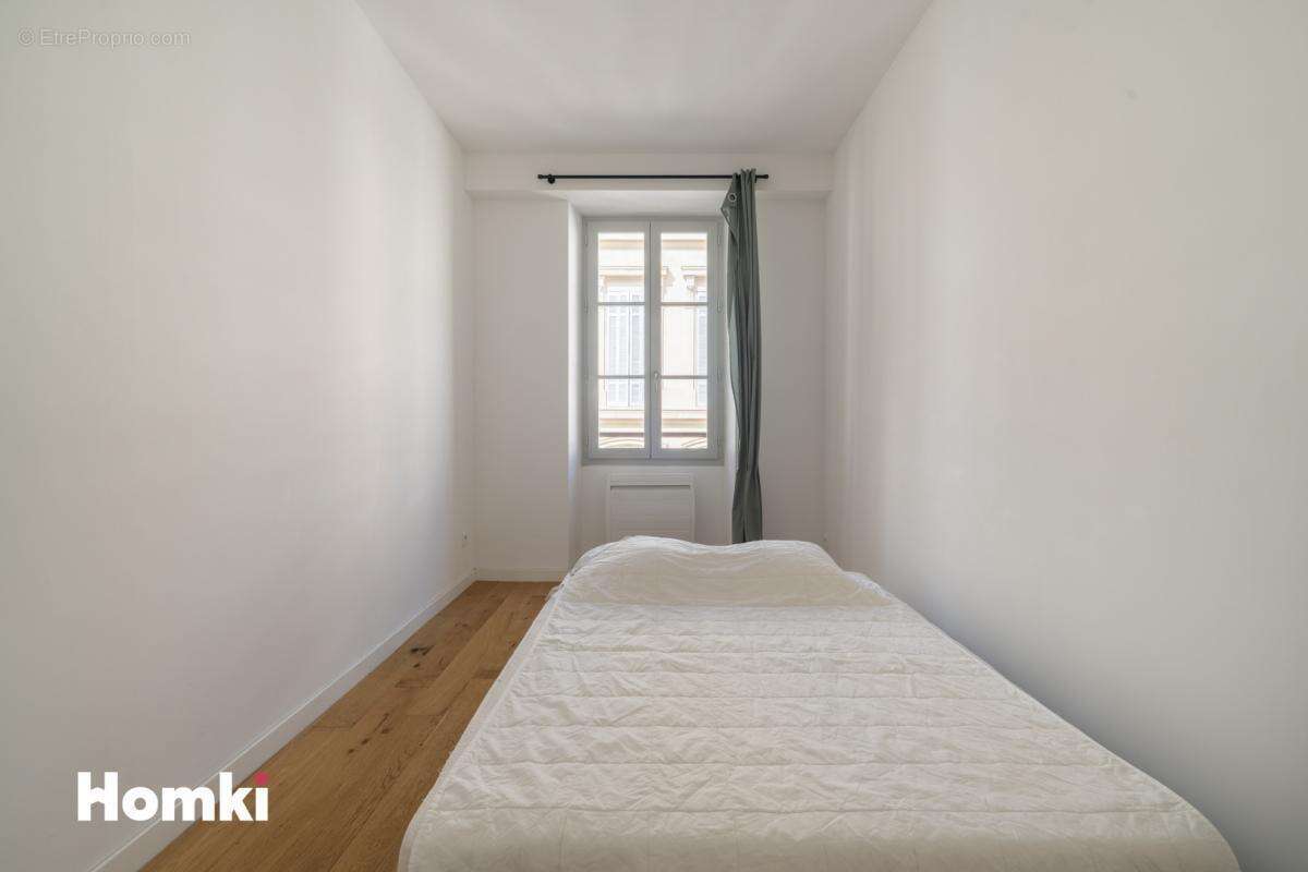 Appartement à MARSEILLE-1E