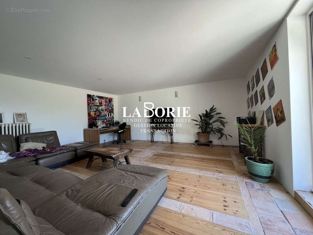 Maison 340 m² à Caderousse  - photo 3