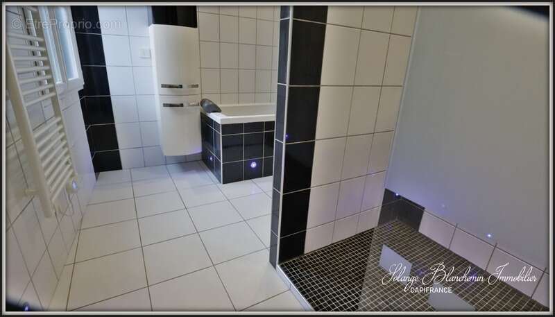 175 m² rénovés – 6 chambres – séjour 62 m² – garage 83 m² : une vraie maison familiale au cœur de Nissan-lez-Enserune - photo 18