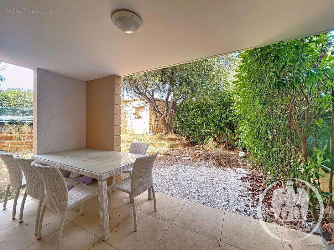 Appartement à SAINT-LAURENT-DU-VAR