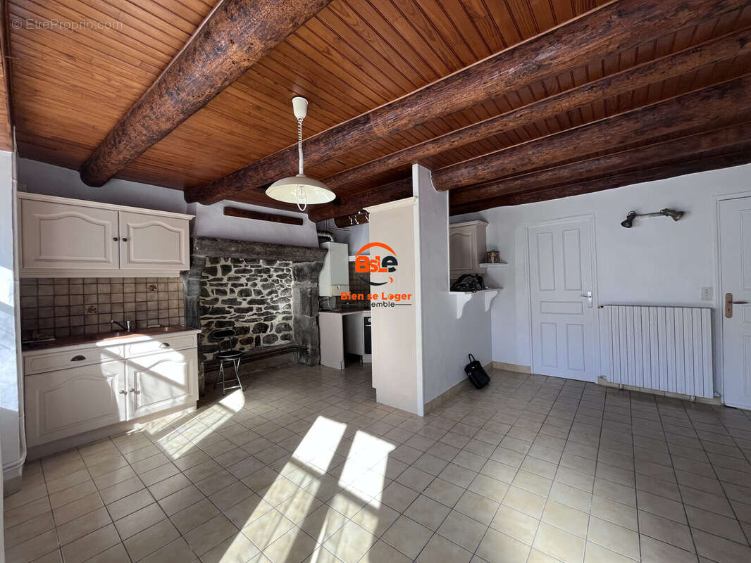 Maison à SAINT-FLOUR