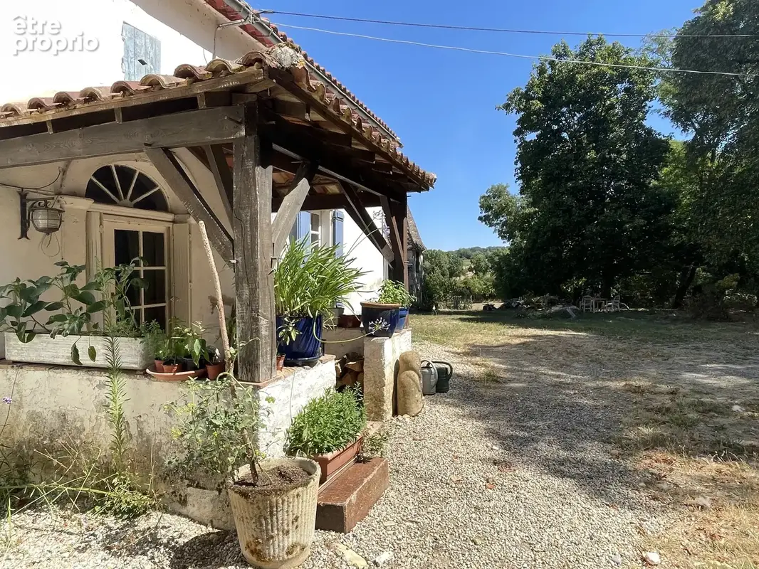 Charmante ferme avec un potentiel de petite exploitation - photo 3