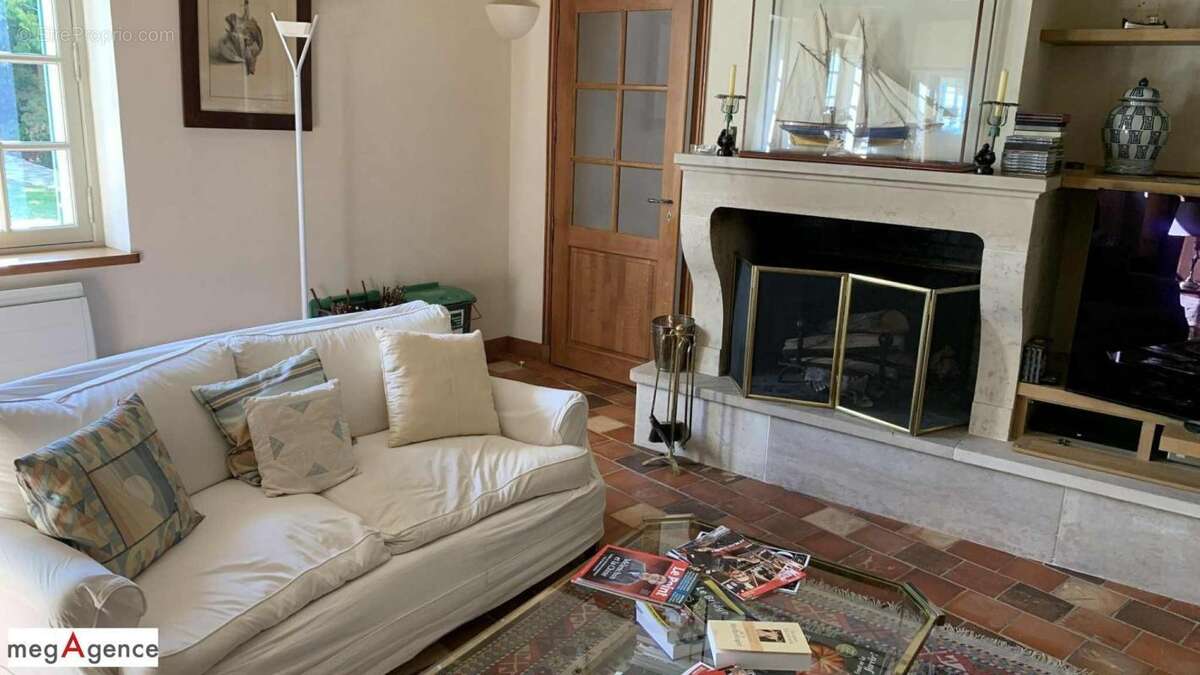 Maison à HOUDAN
