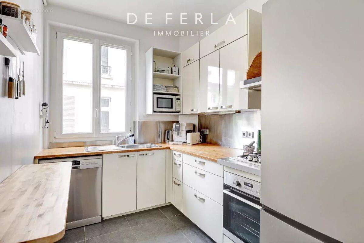 Appartement à PARIS-18E