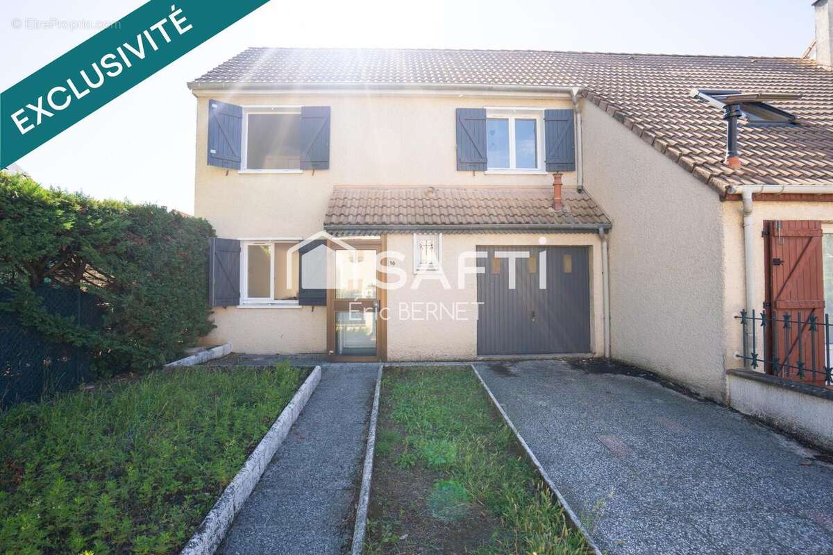 Photo 2 - Maison à DECINES-CHARPIEU