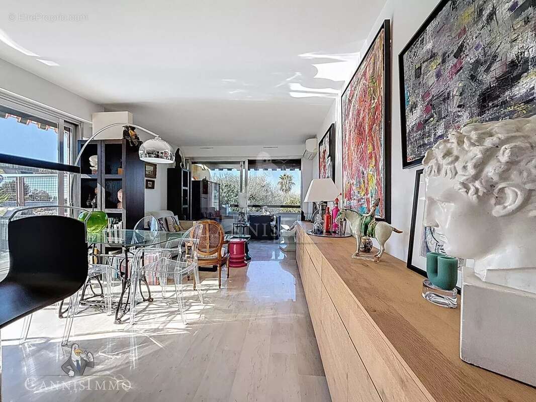 Appartement à LE CANNET