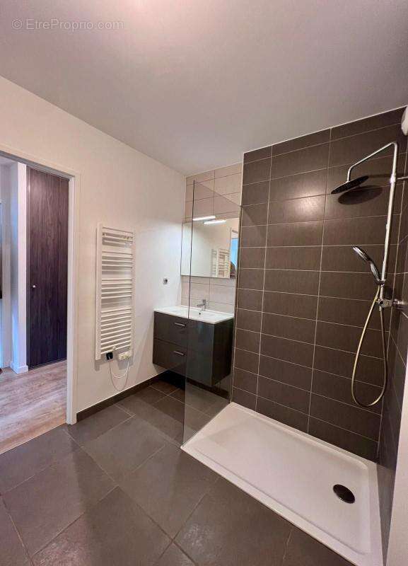 Appartement à BEZANNES