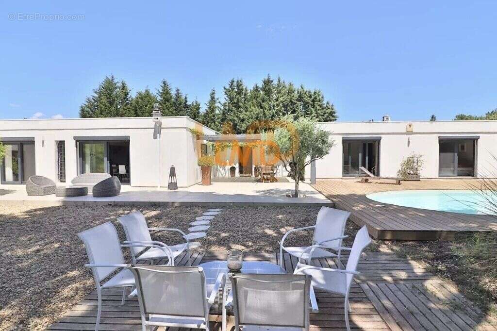 Maison à PUJAUT