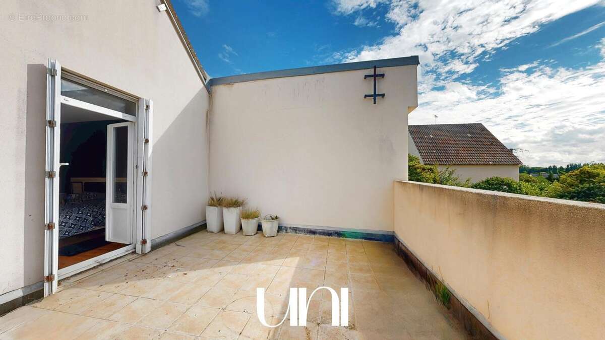 Maison à MAY-SUR-ORNE