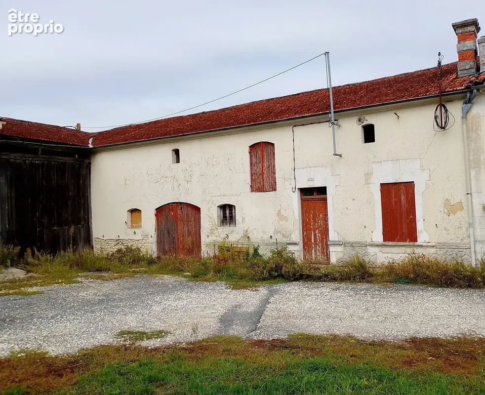 Secteur Jonzac - ensemble immobilier à rénover - photo 7
