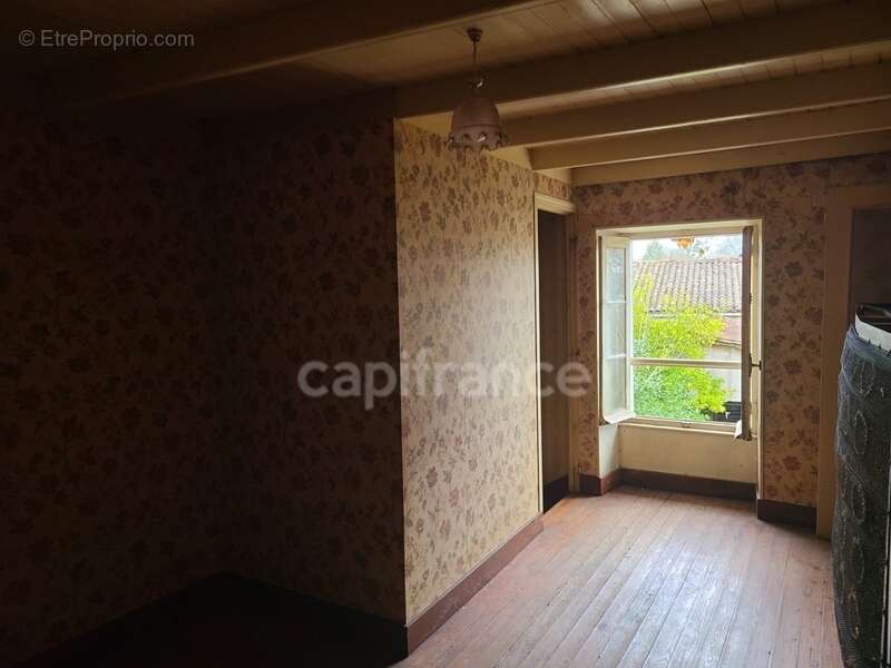 Maison à rénover avec dépendances NACHAMPS (17) - photo 10