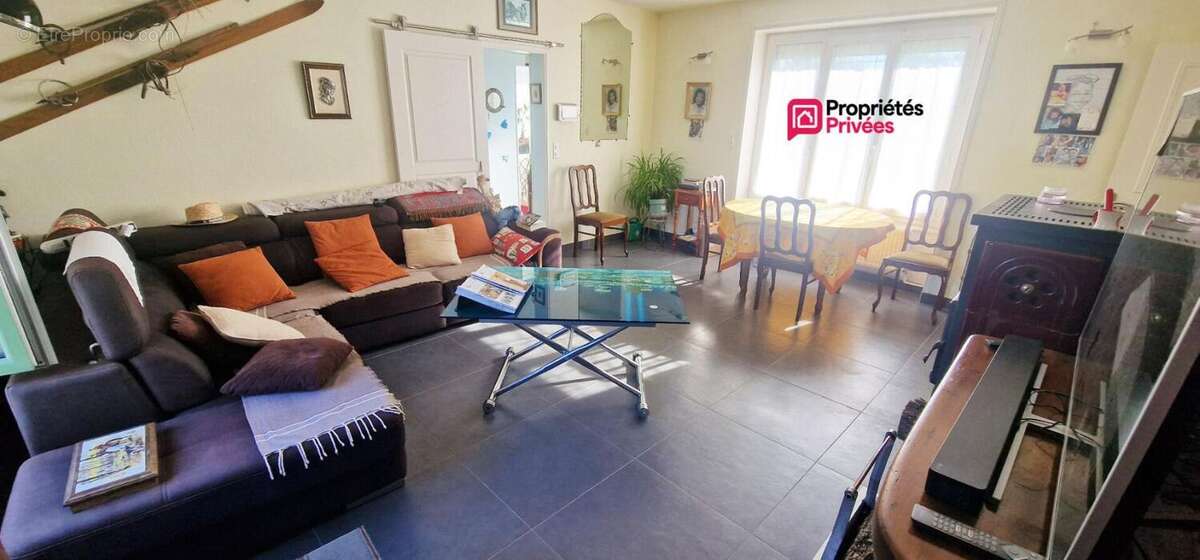 Très belle maison rénovée de 133 m² - 5 pièces - terrasses - dépendances - grange  et jardin arboré - photo 6
