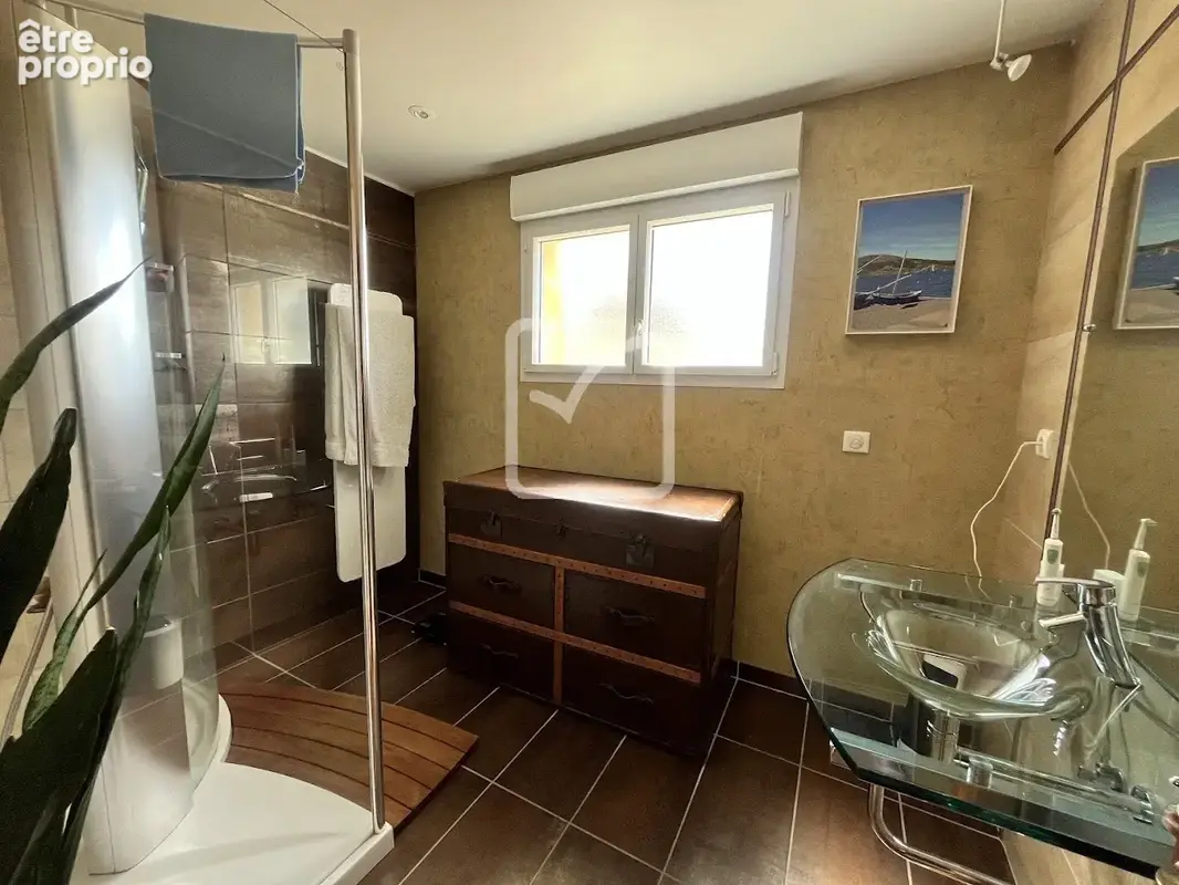 A 15mn du centre de  BRIVE - Maison 160m2- 4 chambres -  vie de plain pied - DPE B - photo 7
