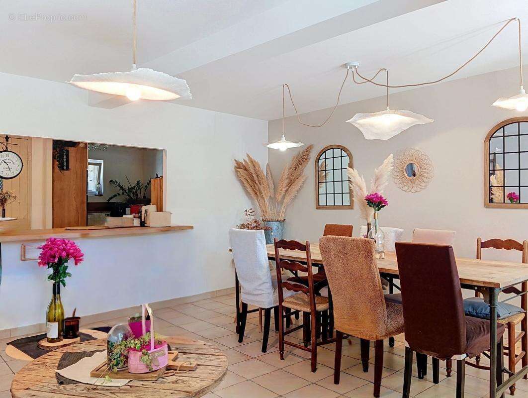 Exclusivite jonquieres partie de mas 197 m² 5 chambres - photo 9