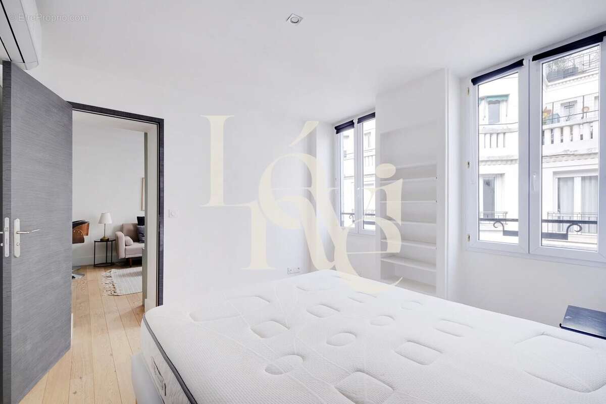 Appartement à PARIS-2E