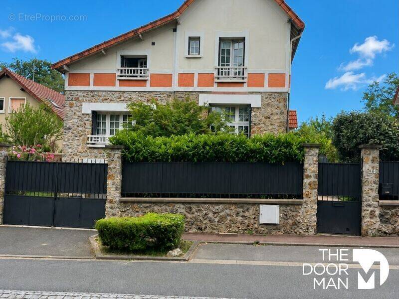 Maison à LIMOURS