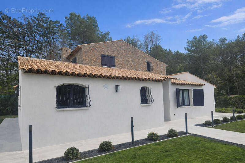 Maison à ROQUEFORT-LES-PINS