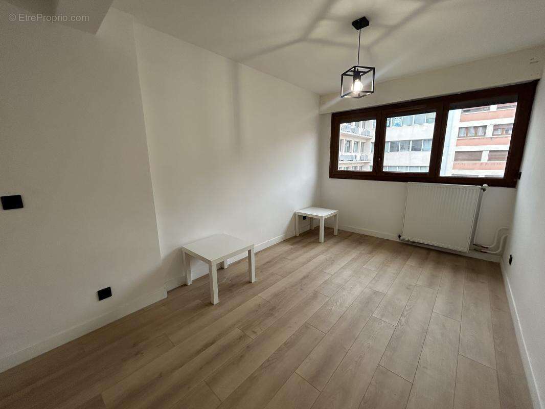 Appartement à MARSEILLE-3E