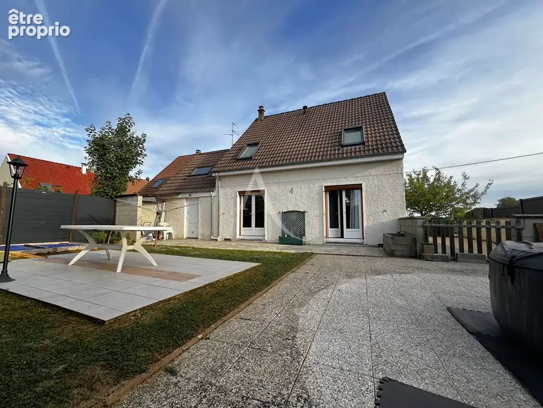 Maison de 108 m² avec 4 chambres, garage et cave - Lux - photo 3