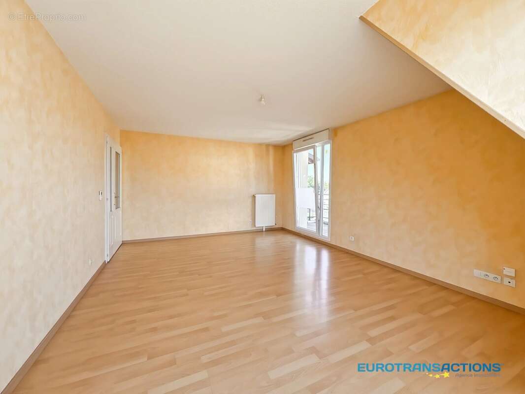 OBERHOFFEN-SUR-MODER, Appartement F4 de 80m² avec 2 terrasse et double garage - photo 2