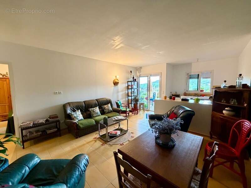 À VENDRE FAVONE – Appartement T3 de 62,10 m² en rez-de-jardin avec vue mer - photo 9