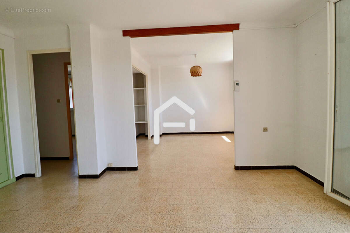 Appartement à SAINT-CHAMAS