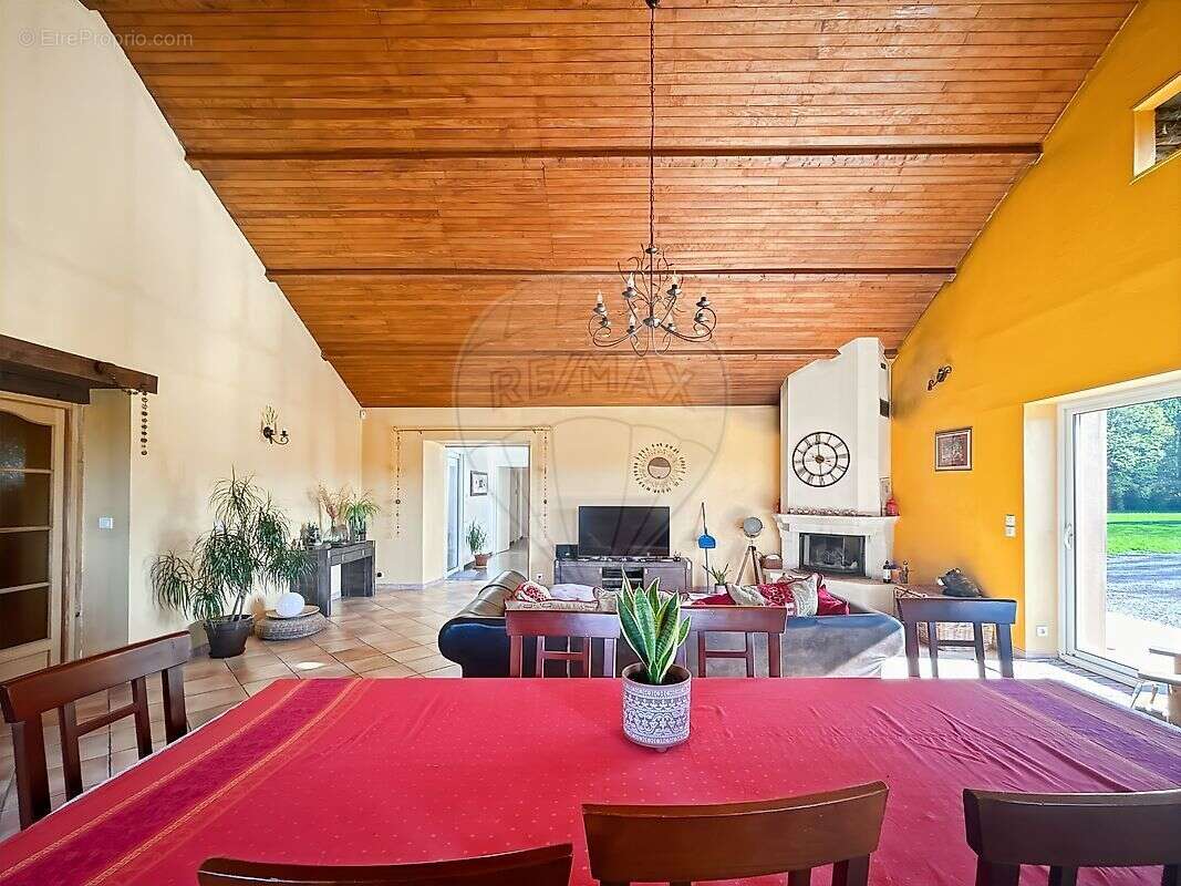 Maison à SAINTE-PAZANNE