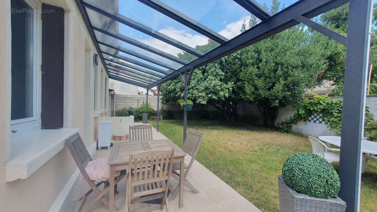 Maison à L&#039;HAY-LES-ROSES