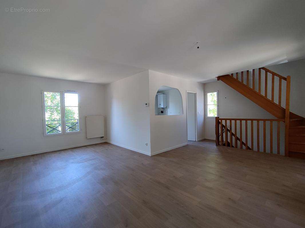 Maison T5 96m² - Crépy-en-Valois - 3693.1.5.5 - photo 2
