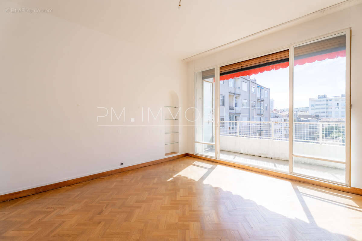 Appartement à MARSEILLE-8E